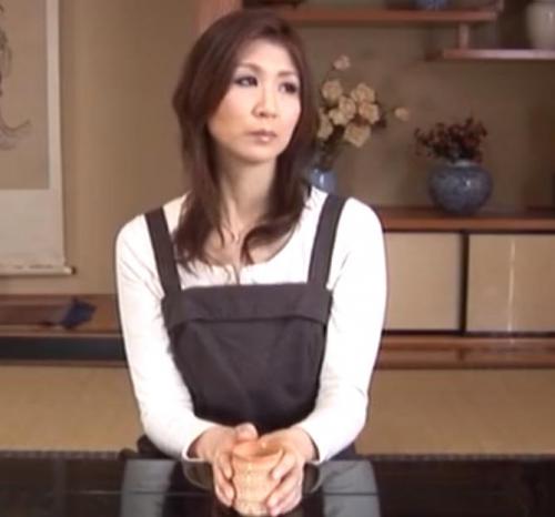 【人妻熟女】何も変わらない日常から脱却するためにイケメンと不倫する奥様　「私もまだ女」を感じたくて禁断の蜜の味に堕ちていく