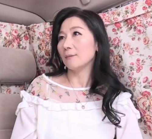 【熟女ナンパ】セレブな五十路巨乳な人妻を口説き電マで発情！ホテルではか弱い声で泣かして中出しセックス！