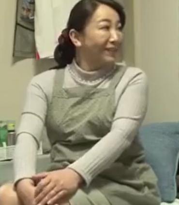 【おばさんレンタル】気立てのいい豊満ボディ熟女に家事を依頼　セックスもお願いしてしっかり生ハメ中出しまで敢行しましたｗ