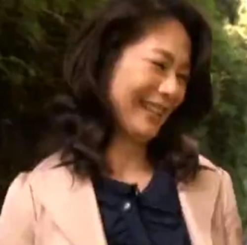 【禁断の親子性交】母子で野外セックス！愛した人は実の息子　中出しセックスまで許して山奥の中で喘ぎ声がこだまする！