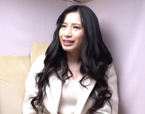 【奥様ナンパ】手マンとクンニで発情した美乳人妻をホテルでハメ倒す！気持ち良過ぎて中出しをしちゃいましたｗ