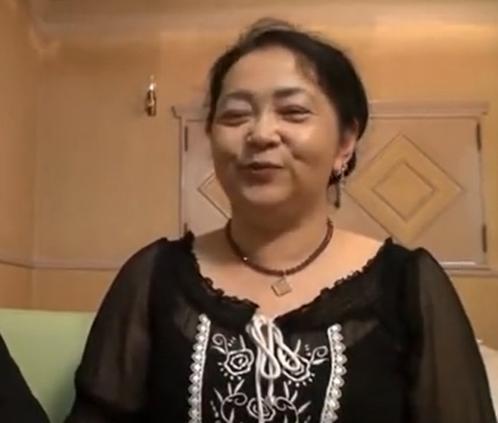 【人妻熟女】巨乳豊満エロボディのぽっちゃり奥様が欲求不満解消のために生ハメ中出しセックスをハメ撮り