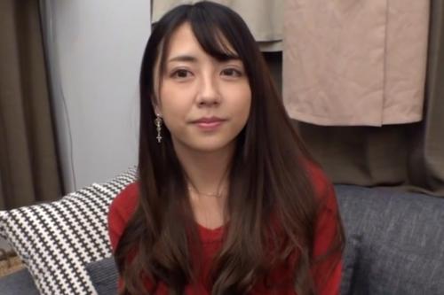 スレンダー巨乳の可愛いエロお姉さんと飲みながらSEXをします