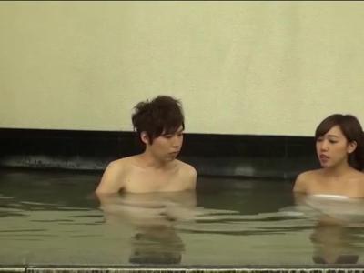 〖巨乳+温泉〗『エッチしちゃう？』大学生が謝礼をもらって友達とエロエロ混浴！魅力的な女の子のR18動画