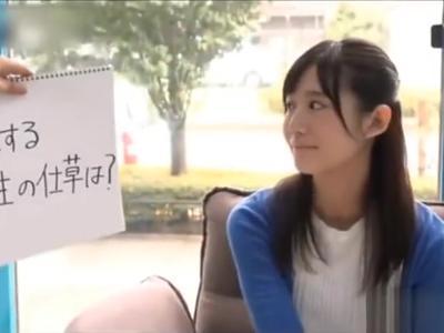 〖外見える!?+素人〗アヒル口の美少女がデカチン男に突然挿れられよがりまくる！セクシーな女の子のR18動画