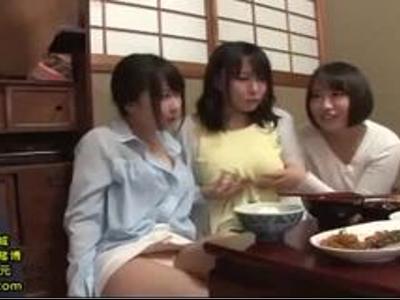 〖おっぱい+18禁〗『私たちと楽しいことしようよ♡』おっぱい大きなJD達が宿泊客と乱交ハーレムH！右手が止まらない18禁動画
