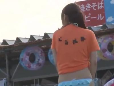 〖水着+ギャル〗『イヤ～やめてください…』海の家の店員さんにリモバ仕込んで悪戯レイプ！男性におすすめのR18動画