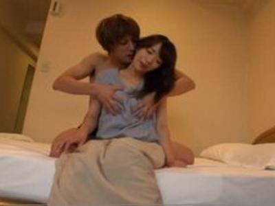 『旦那より凄い♡』欲求不満な人妻がナンパされて寝取りH《本日のエロ動画》