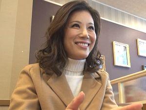 【個人流出】素人45歳☆美魔女！四十路パイパン女医が他人棒フェラ・バイブ騎乗位バック不倫SEXハメ撮り！人妻熟女エロ動画