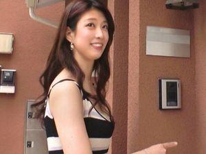 極上の美人妻！巨乳美熟女が素人の童貞と筆おろしデリヘル企画！フェラ・バックSEXハメ撮り！人妻熟女セックスAV・エロ動画