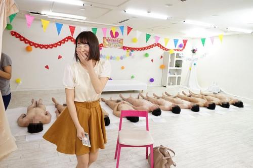 性欲盛んな女子大生の身体！騎乗位！中出し！騎乗位！中出し！連続ヌキで大量中出しされてオマ○コは真っ白に！そしてラストの10本目は…デカチン激ピストンセックス！はたして女子大生の運命は！？