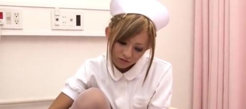 「立花樹里亜」黒GAL女医はやっぱりスケべ。病棟でムラムラした患者をフェラしてくれる
