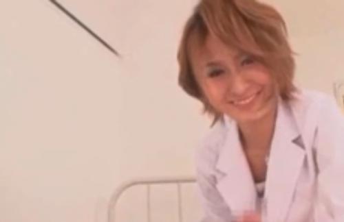 【松嶋れいな】セクシー黒ギャル女医のフェラチオ&手コキ責め！