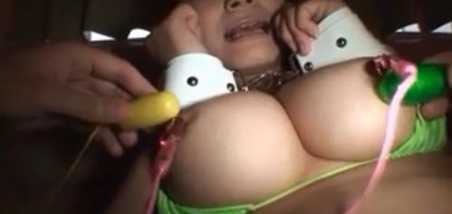 【さとう遥希】ビキニ着た巨乳白ギャルを拘束してバイブ&ローター攻めｗｗ