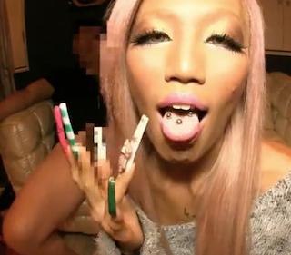 [RiRi]『ネイルがすごいなあああ・・・』付け爪がエロいのよwww