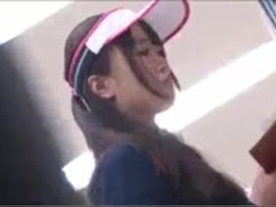 《蓮実クレア-エロ動画》『嫌っ！やめて～』図書館で綺麗な女の子に痴漢！マン汁がスゲー！今日のおかずになるめちゃシコ動画