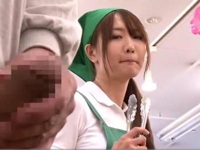 《企画-美乳》『もう…我慢できない…』パート中の人妻にセンズリ見せて膣内射精H！何度も見たくなるビデオ