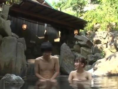 《温泉-美乳》『大きくなったね♡』爆裂ボディの姉が弟と温泉で膣内射精近親相姦！見ると興奮しちゃうエロ動画