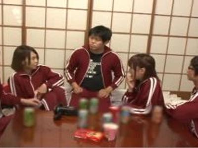 《女子校生-18禁》『先生に見つかっちゃう…』修学旅行で女子高生たちが同級生と乱交H！今晩のおかずはこの子で決定