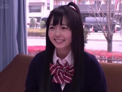 《見えてないよね??-高校生》『絶対これだよ』女子高生が恋人のちんぽを探す！間違えればセクハラ罰ゲーム！エロすぎ注意なエロ映像