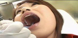 【職権乱用】変態歯科医師がOL患者をだまして強制イラマチオ！