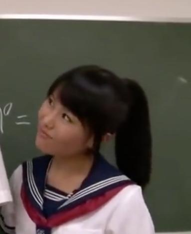 本当に優秀な生徒とは・・・制服JK実はM性癖で学校の教室内で先生に上目遣いイラマチオで進級狙いww
