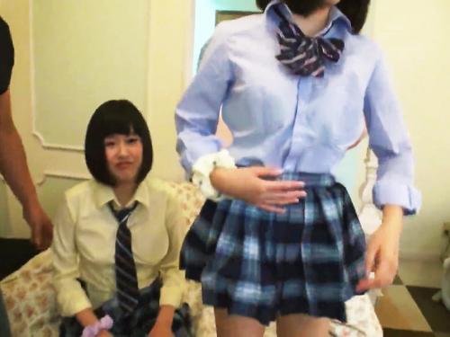 ＜個人流出＞自己紹介欄に「JK1」とあったが、女子校生より幼い女児に見える無毛ロリ素人娘にゴム無し中出しｗ＜美パイパン＞