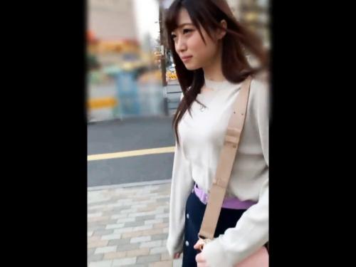 ＜個人ハメ撮り＞華奢に見えてEカップなロリっ子をナンパ♪「気持ちいい！逝っちゃう///」童顔に精液ぶっかけるｗ＜ギャル＞