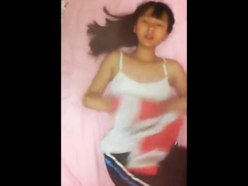 ＜個人流出＞「実年齢マジOUTな女児スマホ映像ｗｗ」某掲示板でも噂の現役ロリ中学生！スグ消される激ヤバ娘ｗ＜美少女JC＞