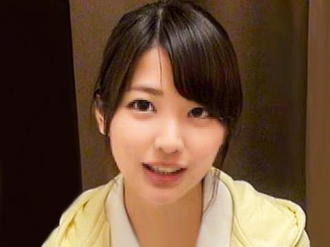 ＜個人流出＞素人ナンパで美少女ロリ看護師を捕獲！ラブホへ連れ込み、ナース服を着せたまま連続ゴム無し中出し！＜激えち体型＞