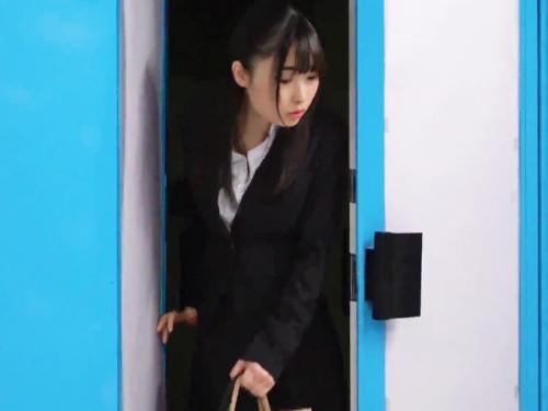 【膣内射精】「アン、あっ、イヤン///」MM号でセクハラされる就活ロリ女子大生！内定ほしさに中出しを承諾！【素人ナンパ】