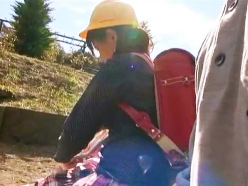 【小学生】※再生注意※あの事件で逮捕された性犯罪者のJSハメ撮りが裏から流出！無毛ロリ幼女にゴム無し中出し【女児レイプ】