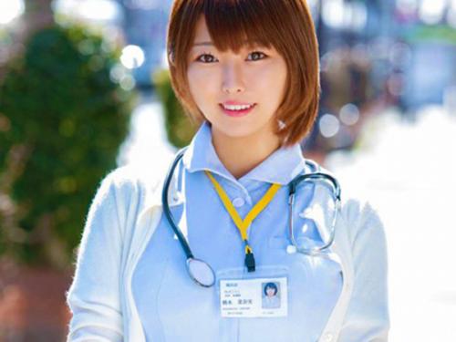 ＜マジックミラー号＞「勃起…収まらないんですか？」神おっぱいで美少女ロリな看護師と激シコ着衣セックスｗ＜素人ナンパ企画＞