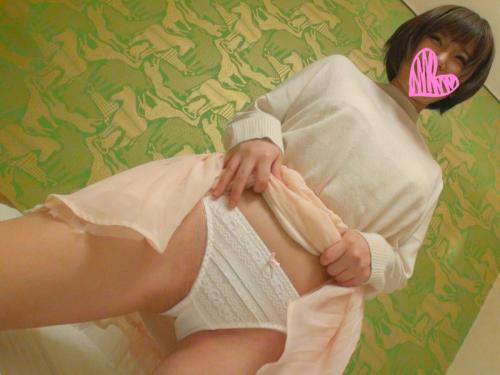 ＜素人ハメ撮り＞真正ガチな素人の美パイパンにゴム無し中出し！即ハボ美巨乳が弾ける神ロリ娘をナンパしてハメ倒すｗ＜ギャル＞