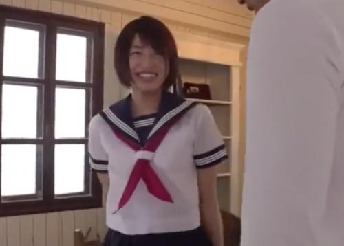 [唯井まひろ]『初めてなので優しくね・・・』爽やか美女が制服すがたええなあwww