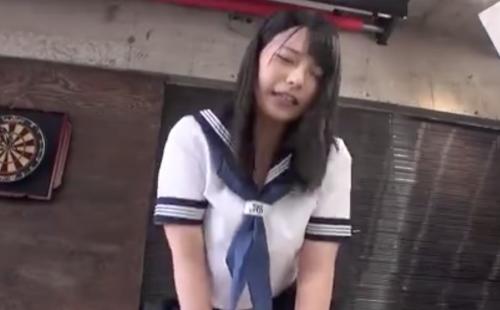 [上原亜衣]『電マがものすごい・・・・』制服姿で男にまたがるwww