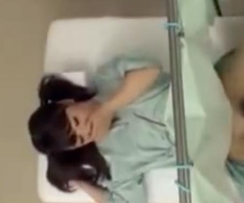 [初美沙希]お医者さんに検診と言う名のエロマッサージをされるwww