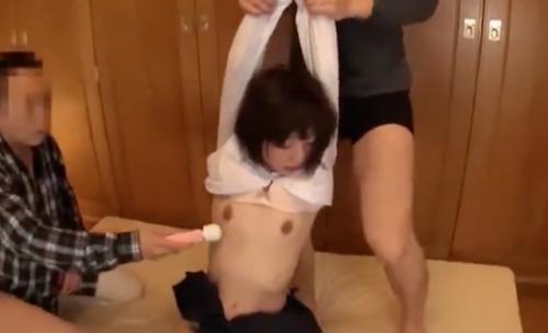 [まなかかな]男たちに部屋に連れ込まれて・・・無理やりぬがされるwww