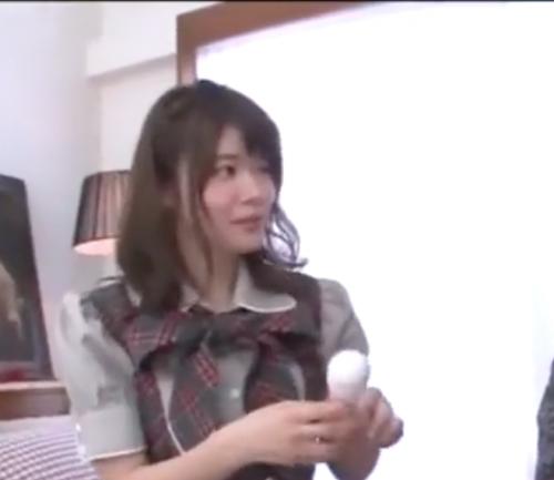 [伊東ちなみ]AKB風味の衣装で経験ない男を食べちゃう肉食女子www