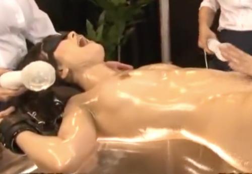 [大槻ひびき]四方八方からの電マ攻撃・・・・耐えようとするも撃沈www