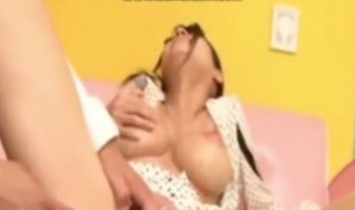 [若林優]『母乳が出ちゃううう・・・』シロモノが乳首から流れ出すwww