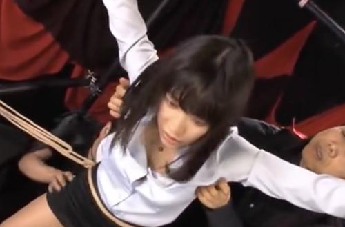 [春原未来]腕と腰足にロープを巻かれて・・・くすぐり地獄からの電マwww