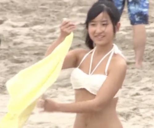 [一之瀬すず]『砂浜で何してんの・・・』気楽にMM号のなかに入ってきてwww
