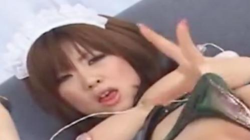 [浜崎りお]超巨乳に吸い付くバイブ・・・ハイレグパンツも引っ張られくりちゃん登場www