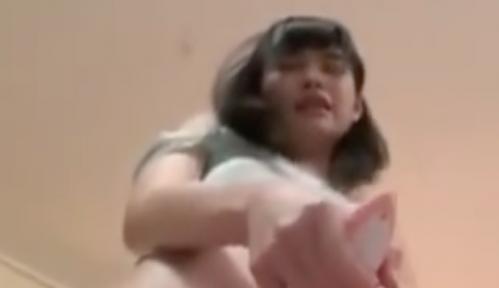 [橋本ありな]たったままの◯ナニー・・・我慢しきれないで潮吹きwww