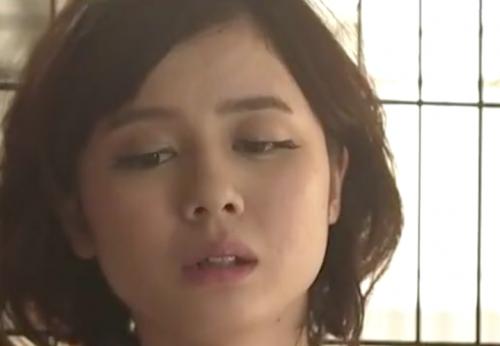 [吉川あいみ]『気持ちが悪いわああ・・・』無理やりちんぽを舐めさせるwww