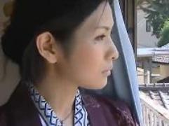 〖酒井ちなみ〗中年男が一人温泉につかっている所に巨乳の美魔女が全裸で混浴。そして無言で始まるまぐわい、淫乱ファック