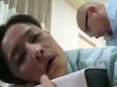 【ヘンリー塚本】マッサージをされながらの妄想がとまらない熟女。絶倫の肉棒をねじ込まれて絶頂イキ