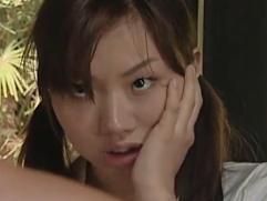 ＞父親とも祖父の爺さんともできてる女子校生の好き者娘。激イキ禁断ファック