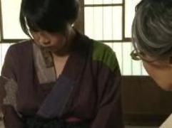 家の中で営むなと熟女義母が嫁に大激怒。そして始まる野外での夫婦の営み、激イキ青姦ファック